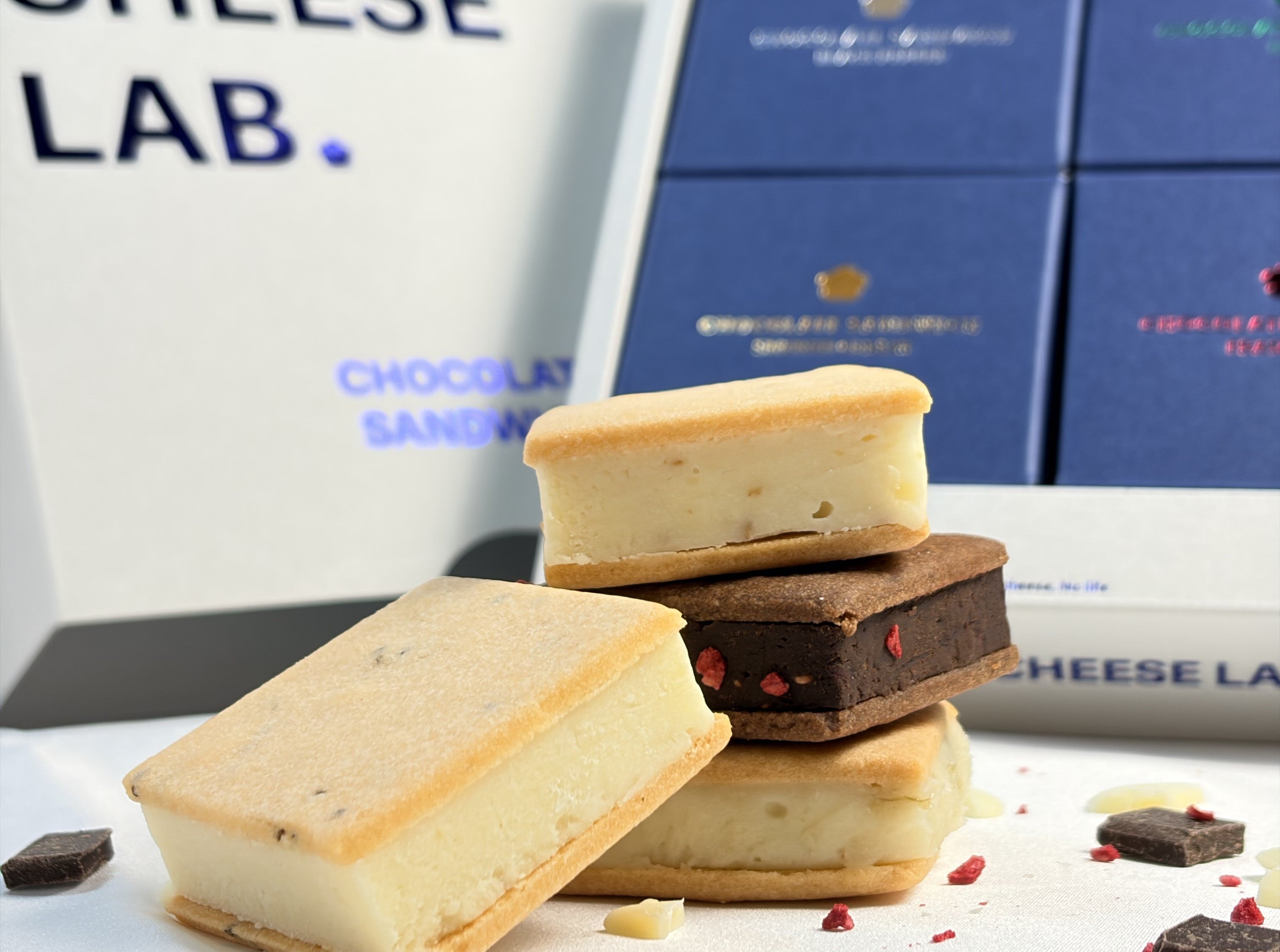 ウメダチーズラボ チョコレートサンドウィッチ 4個入 – ウメダチーズ